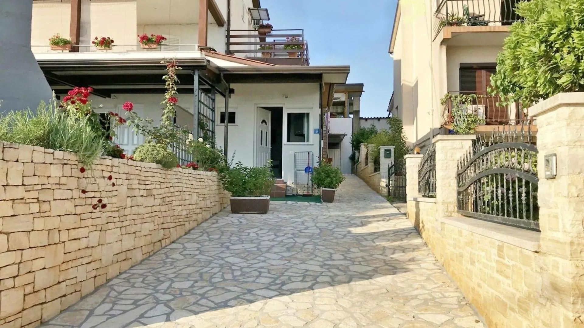 Lägenhet Neues Studio Mit Meerblick In Zambratija