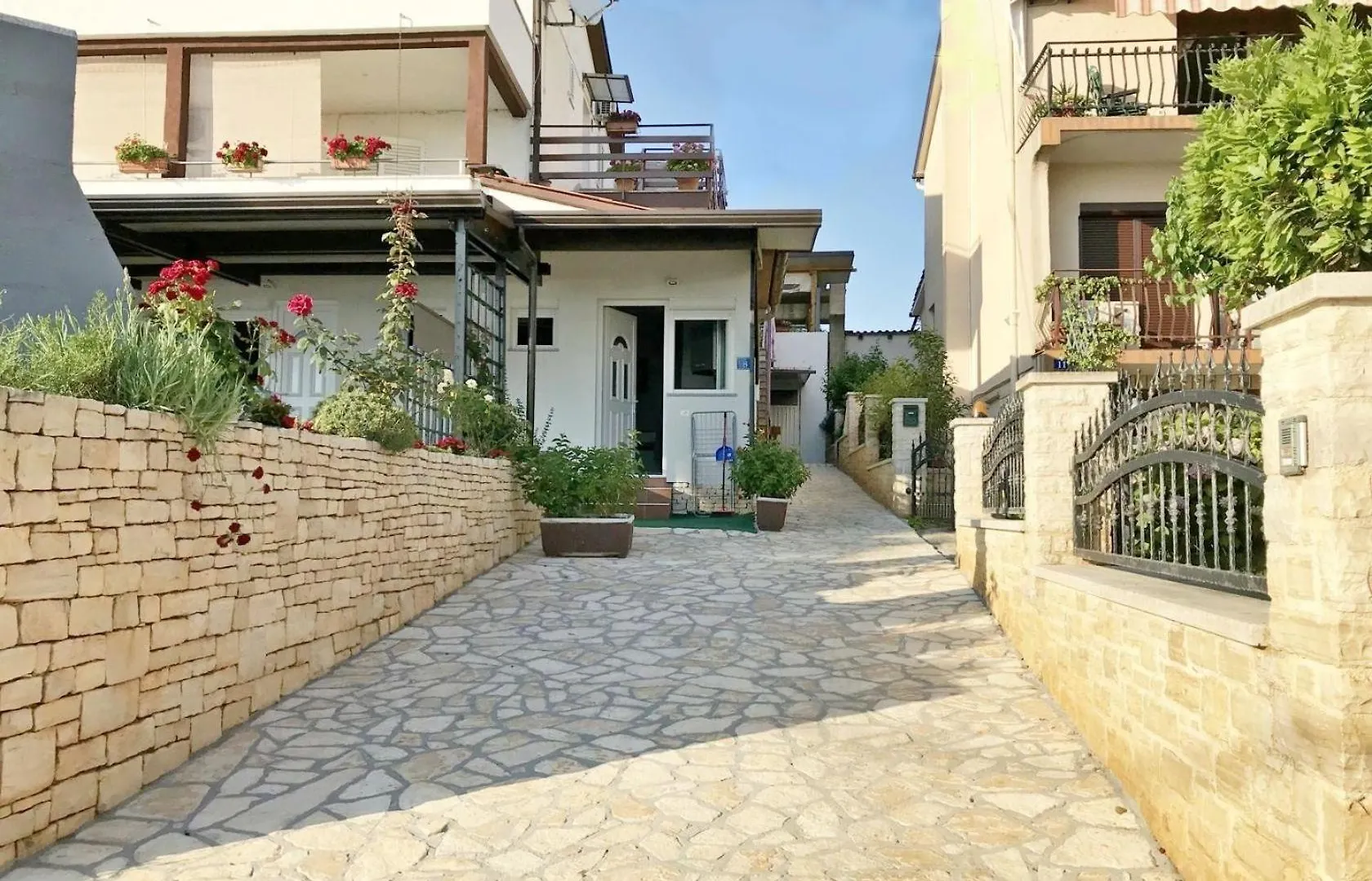 Lägenhet Neues Studio Mit Meerblick In Zambratija